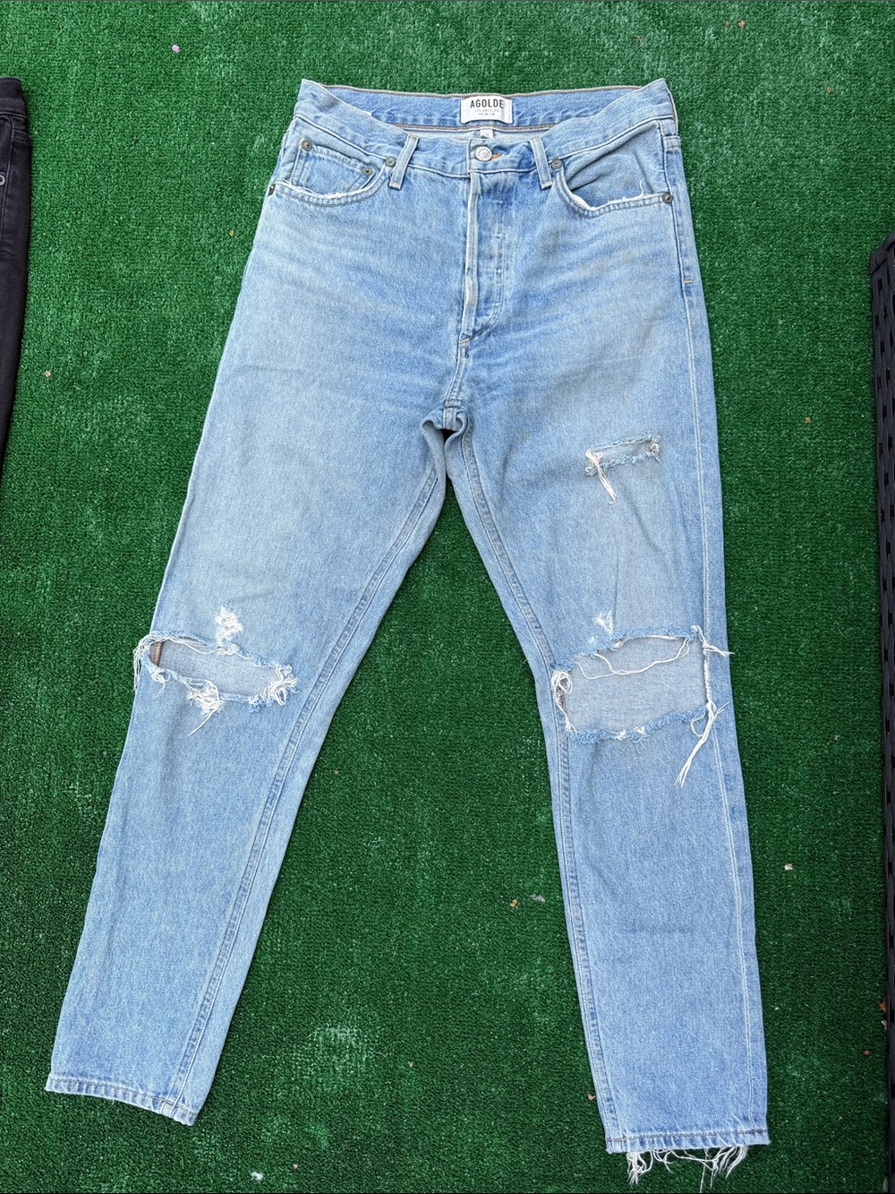 Agolde Light Wash Straight Leg Distressed Jeans lucky blue with knee openings